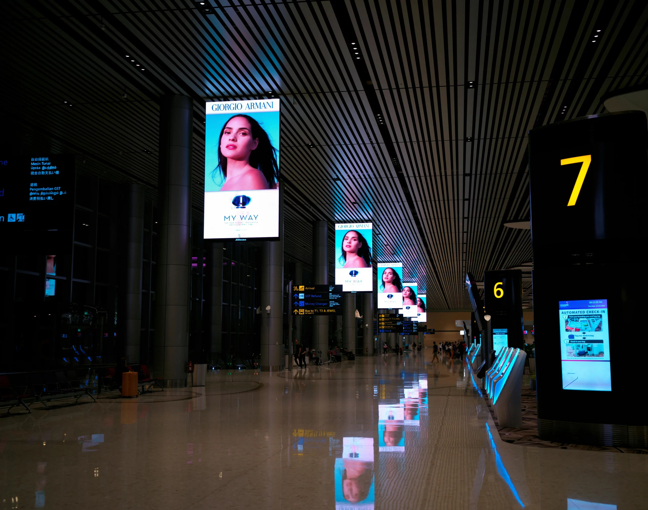 LED screens in Airport
